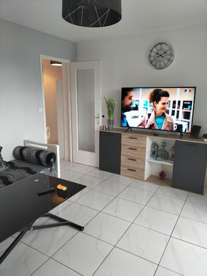 Jolie Appartement Proche Tramway Vénissieux 외부 사진